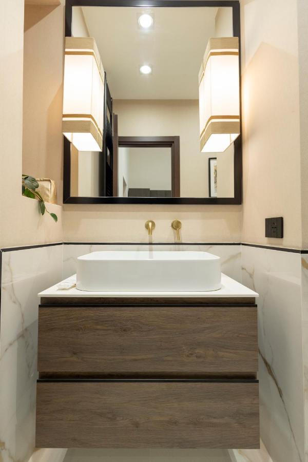 Luxury And Exclusive Bovio Square House * Nápoles